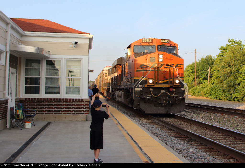 BNSF 6683